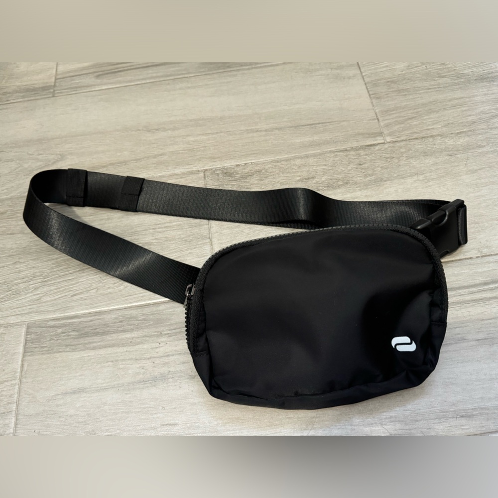 Infinity Black Crossbody Belt Bag NWOT